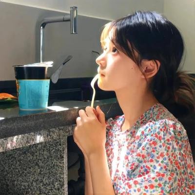 小孩好黑